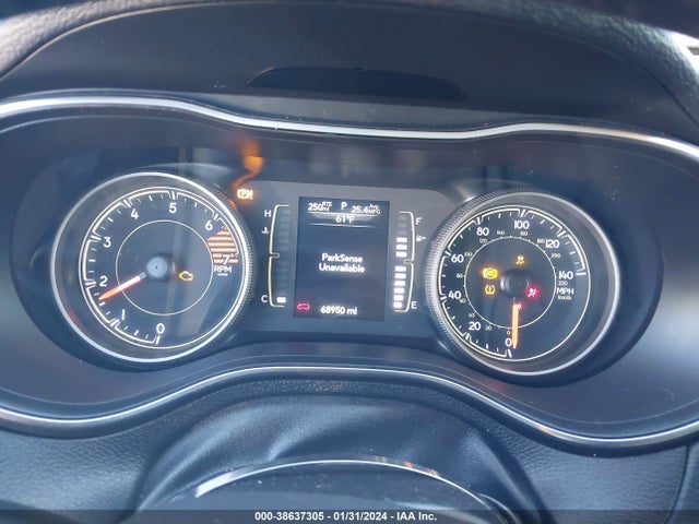 38637305 :رقم المزاد ، 1C4PJLLB3KD428764 vin ، 2019 Jeep Cherokee Latitude Plus Fwd مزاد بيع