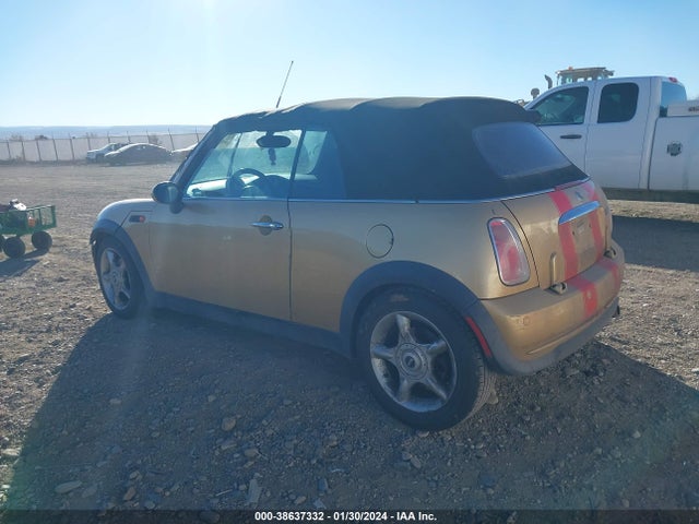 2005 MINI COOPER WMWRF33475TG10179 Photo 2