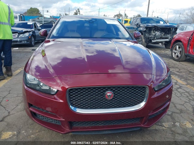 Jaguar Xe 25t 2017 SAJAR4BG8HA962680 Image 12