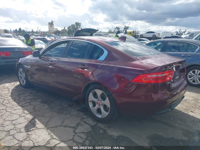 2017 JAGUAR XE SAJAR4BG8HA962680 Photo 2