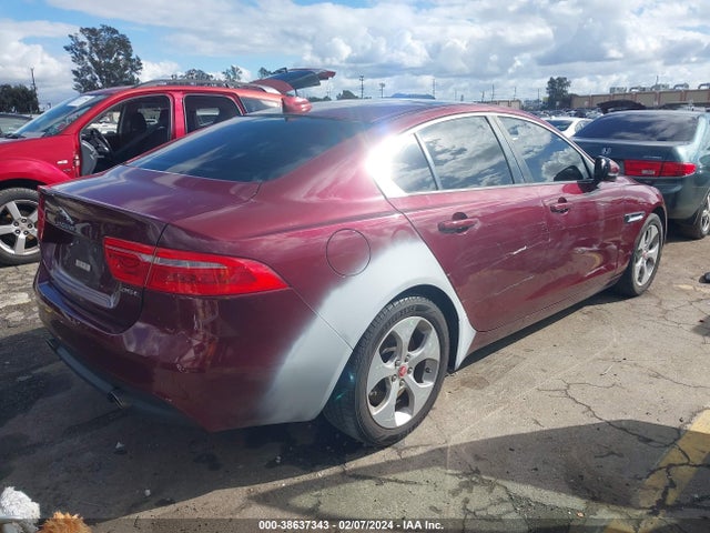 2017 JAGUAR XE SAJAR4BG8HA962680 Photo 3