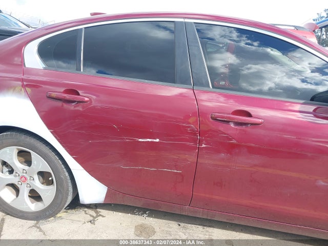 2017 JAGUAR XE SAJAR4BG8HA962680 Photo 5