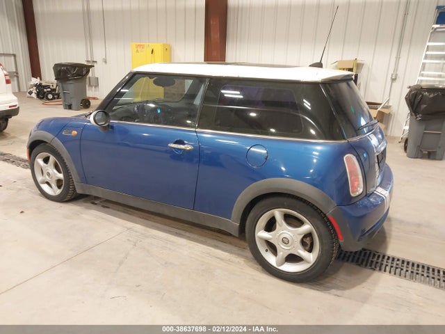 2005 MINI COOPER WMWRC33545TK60007 Photo 2