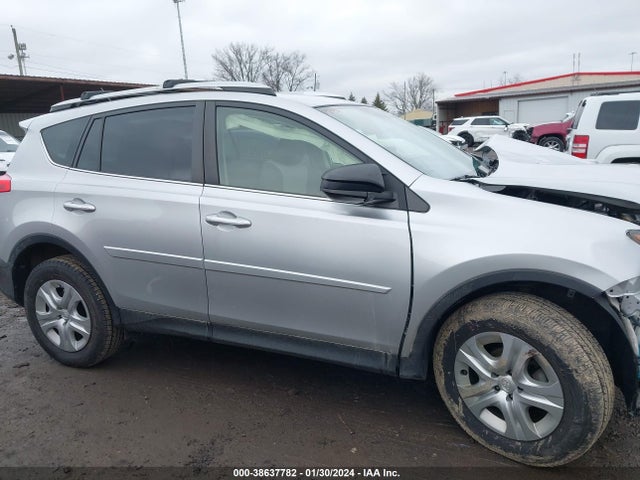 Toyota RAV4 LE 2015 JTMBFREV4FJ026880 Image 13