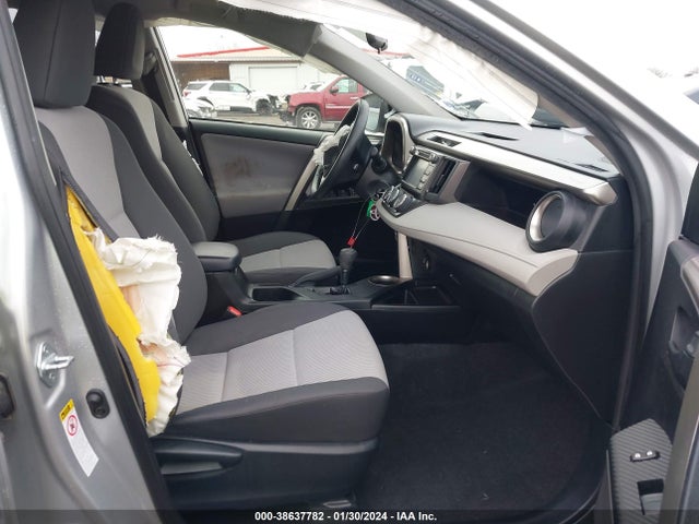 Toyota RAV4 LE 2015 JTMBFREV4FJ026880 Image 5