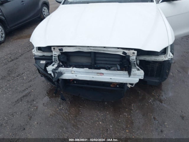 2019 JAGUAR XE SAJAJ4FX6KCP45450 Photo 5