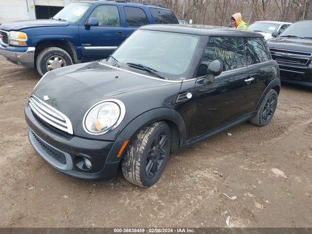 2011 MINI COOPER WMWSU3C54BT182905 Photo 1