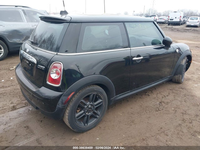 2011 MINI COOPER WMWSU3C54BT182905 Photo 3