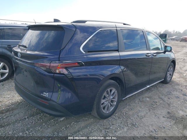 2023 TOYOTA SIENNA XLE VIN: 5TDYRKECXPS157100