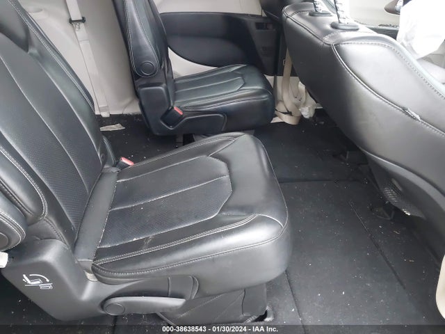 2C4RC1DG3MR538666 Chrysler Voyager Lxi