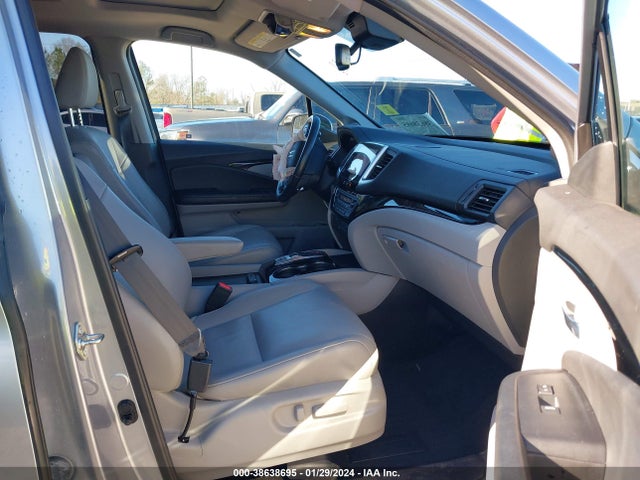 Honda Pilot Touring 2017 5FNYF6H92HB000697 Image 5