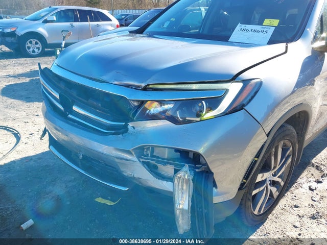 Honda Pilot Touring 2017 5FNYF6H92HB000697 Image 6