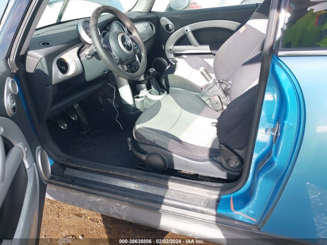 2004 MINI COOPER S WMWRE33484TD89631 Photo 5