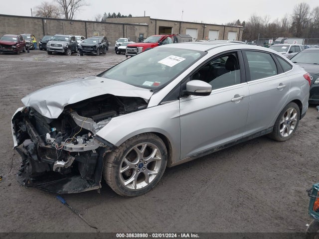 Ford Focus Titanium 2014 1FADP3J25EL102615 Image 2