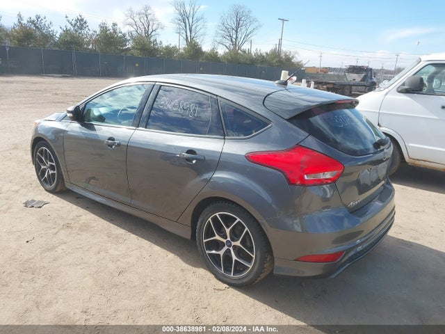 2015 FORD FOCUS SE VIN: 1FADP3K22FL218175