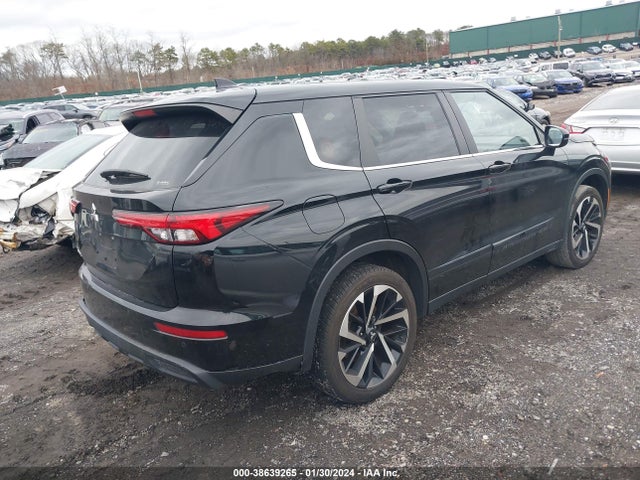 2022 MITSUBISHI OUTLANDER JA4J4TA80NZ053535 Photo 3