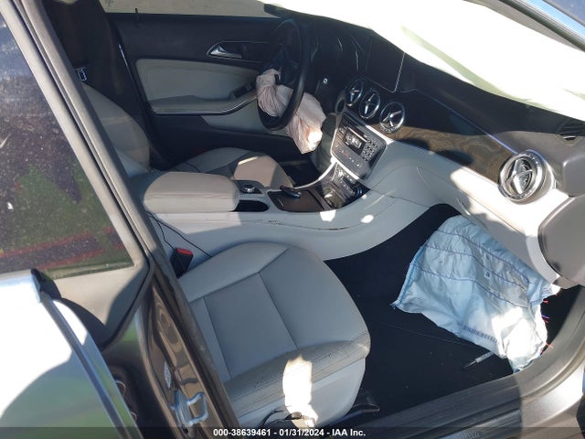 Mercedes-Benz CLA 250 2014 WDDSJ4EB1EN066046 Image 5