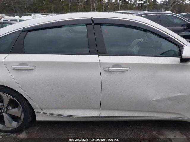 1HGCV2F97JA050472 Honda Accord Touring 2.0t