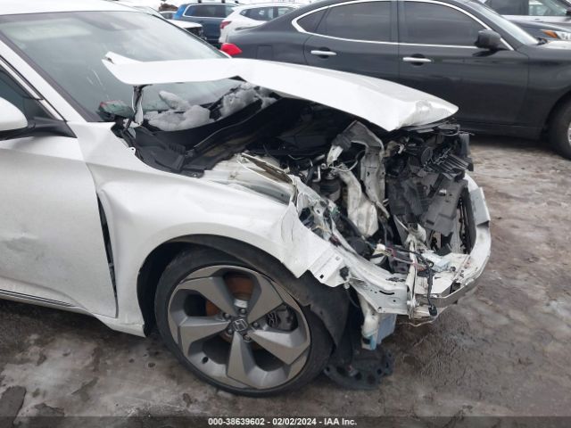 1HGCV2F97JA050472 Honda Accord Touring 2.0t