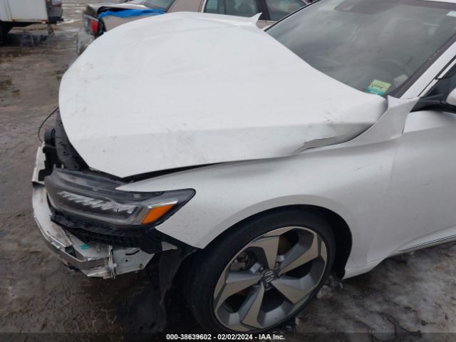 1HGCV2F97JA050472 Honda Accord Touring 2.0t