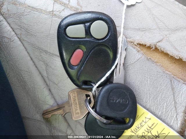 2001 GMC YUKON XL 3GKEC16T21G271809 Photo 10