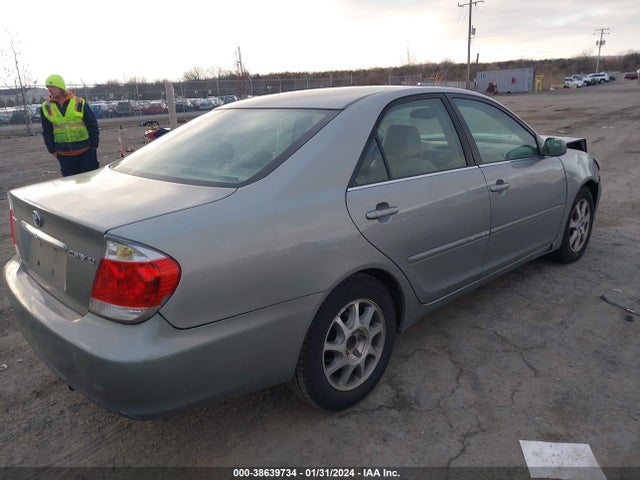 2005 TOYOTA CAMRY XLE VIN: 4T1BE30K05U501690