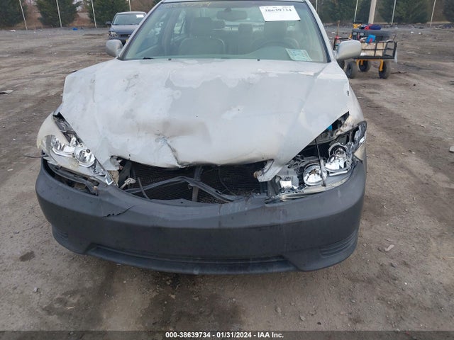 2005 TOYOTA CAMRY XLE VIN: 4T1BE30K05U501690