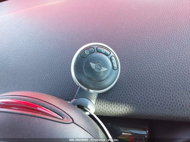 2010 MINI COOPER S CLUBMAN WMWMM3C52ATP93989 Photo 10