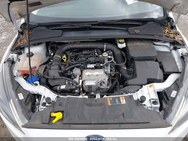Ford FOCUS SE 2018 1FADP3FE9JL243801 Image 10