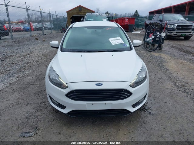 Ford FOCUS SE 2018 1FADP3FE9JL243801 Image 13