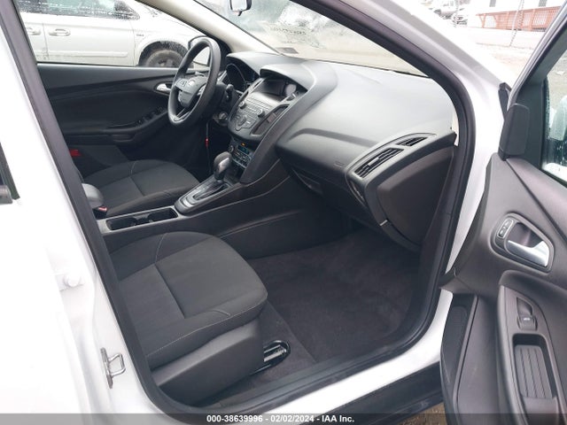 Ford FOCUS SE 2018 1FADP3FE9JL243801 Image 5