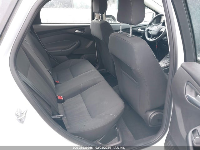 Ford FOCUS SE 2018 1FADP3FE9JL243801 Image 8