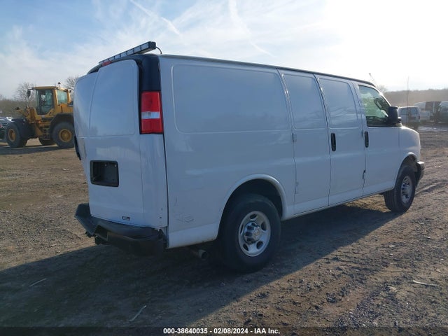 Chevrolet Express Cargo Rwd 2500 Regular Wheelbase Wt 2021 1GCWGAFP4M1310703 Image 4