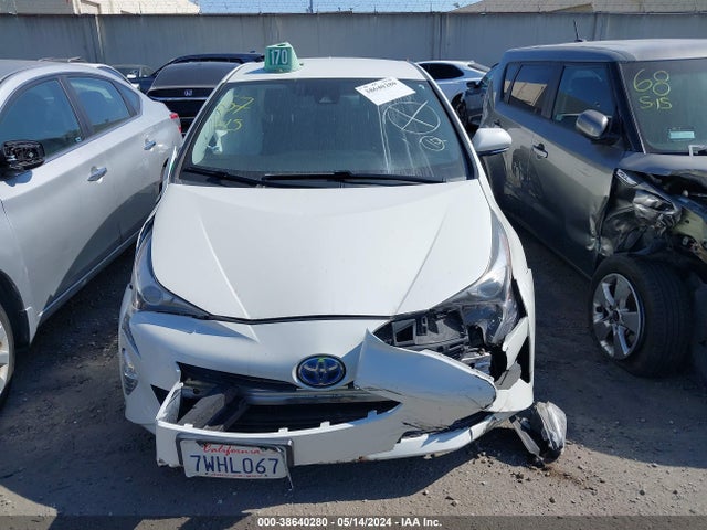 Toyota Prius Four Touring 2016 JTDKARFUXG3019667 Image 13