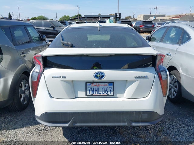 Toyota Prius Four Touring 2016 JTDKARFUXG3019667 Image 17