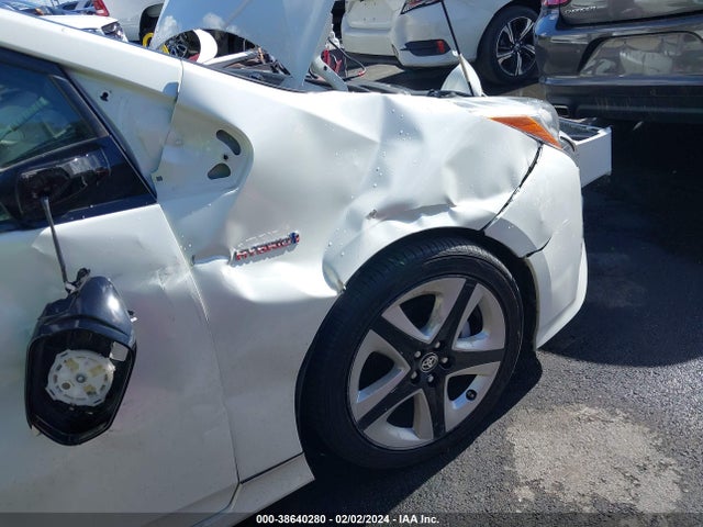 Toyota Prius Four Touring 2016 JTDKARFUXG3019667 Image 12