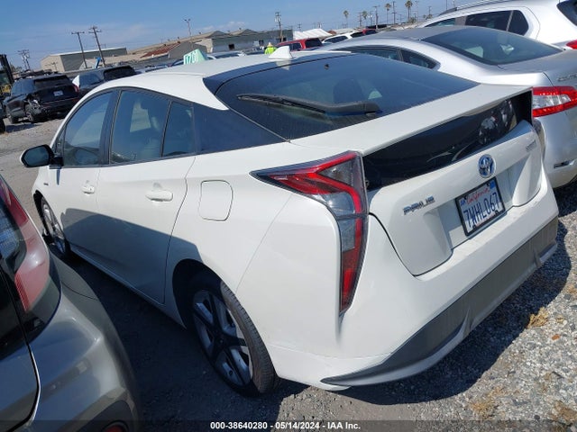 Toyota Prius Four Touring 2016 JTDKARFUXG3019667 Image 3