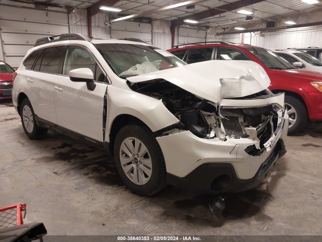 Subaru Outback 2.5i Premium 2018 4S4BSADC5J3285545 Image 1