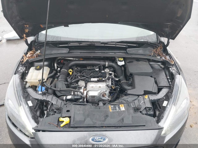 Ford FOCUS SE 2018 1FADP3FE1JL232727 Image 10