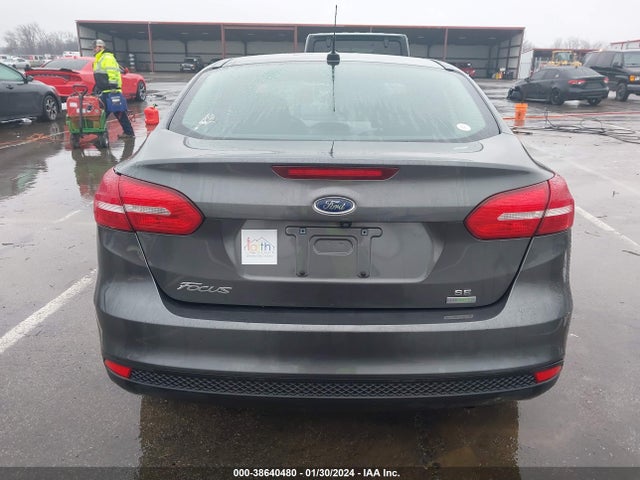 Ford FOCUS SE 2018 1FADP3FE1JL232727 Image 16