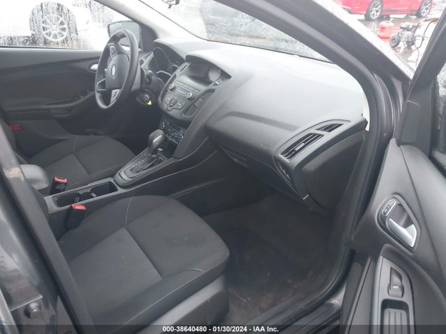 Ford FOCUS SE 2018 1FADP3FE1JL232727 Image 5