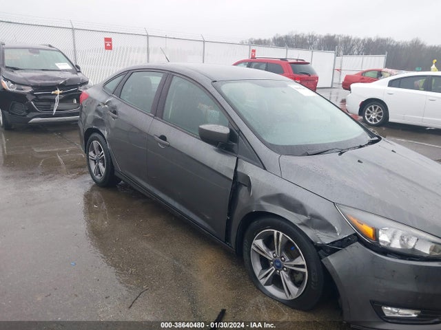 Ford FOCUS SE 2018 1FADP3FE1JL232727 Image 6