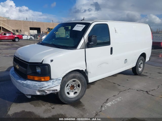 Chevrolet Express 2500 Work Van 2014 1GCWGFCA8E1204527 Image 2