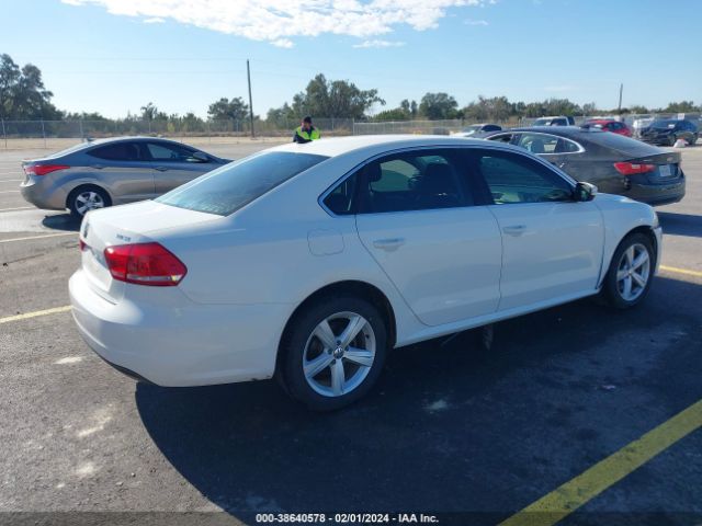 1VWBV7A39FC062755 Volkswagen Passat 2.0l Tdi Se