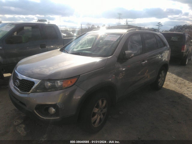 2012 KIA SORENTO LX VIN: 5XYKT3A64CG269525