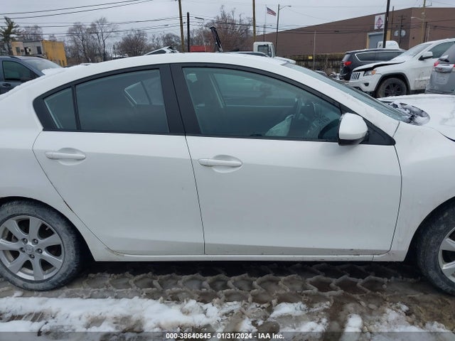 2011 MAZDA MAZDA3 I TOURING VIN: JM1BL1VG7B1440936