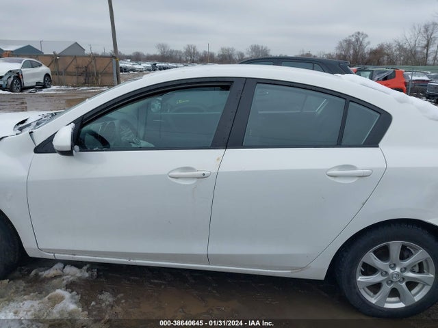 2011 MAZDA MAZDA3 I TOURING VIN: JM1BL1VG7B1440936