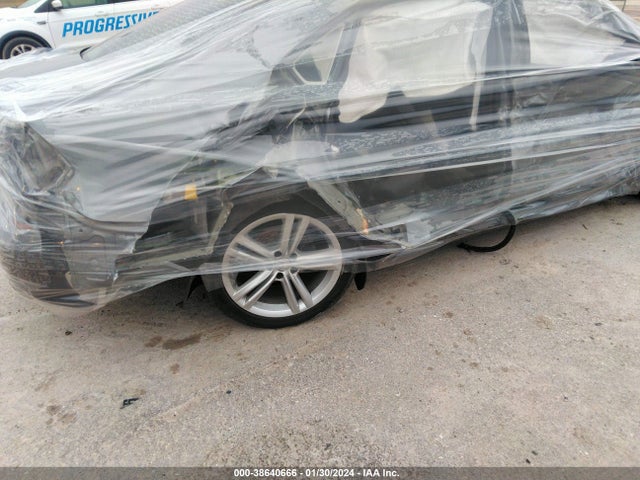 1VWLA7A34KC010301 Volkswagen Passat 2.0t Wolfsburg Edition
