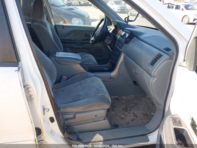 2005 HONDA PILOT EX VIN: 5FNYF184X5B033630