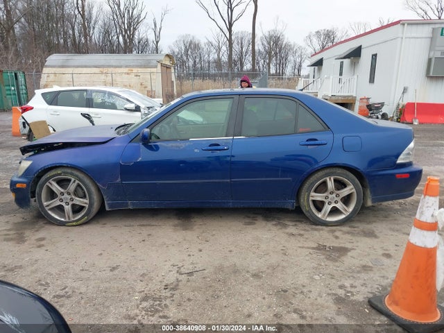 2001 LEXUS IS 300 BASE (A5) VIN: JTHBD182110020119